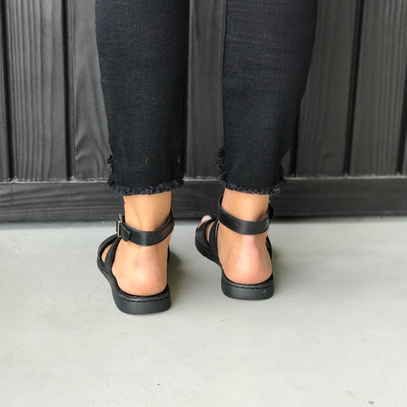 NIB Battle Born FullGrain Leather Gladiator Sandal - Picture 8 of 8